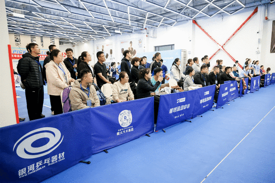 激烈的比拼牢牢吸引观众目光